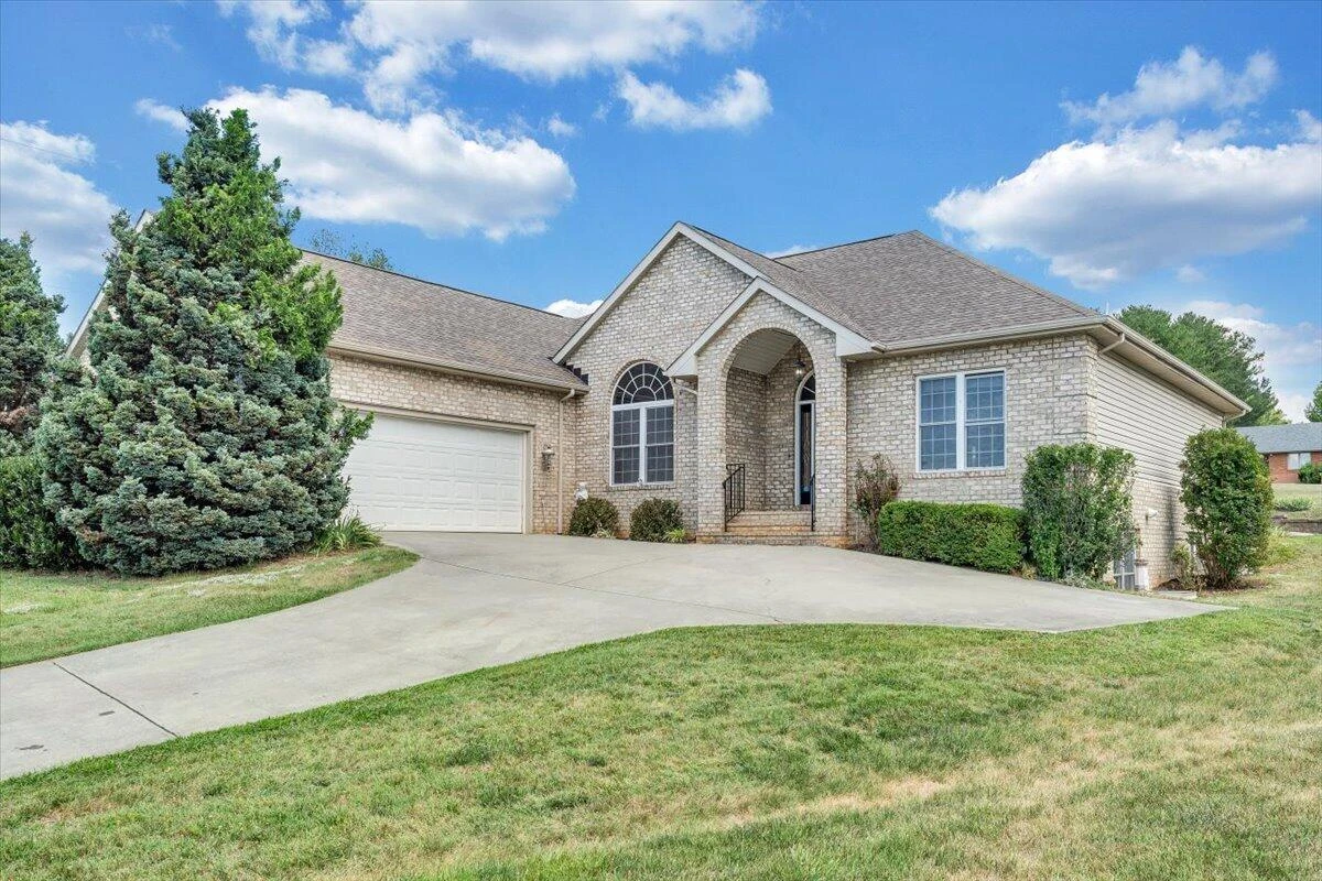 1619 Sterling Place CIR