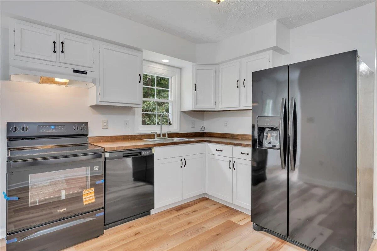 366 Bridge ST N - Photo 10
