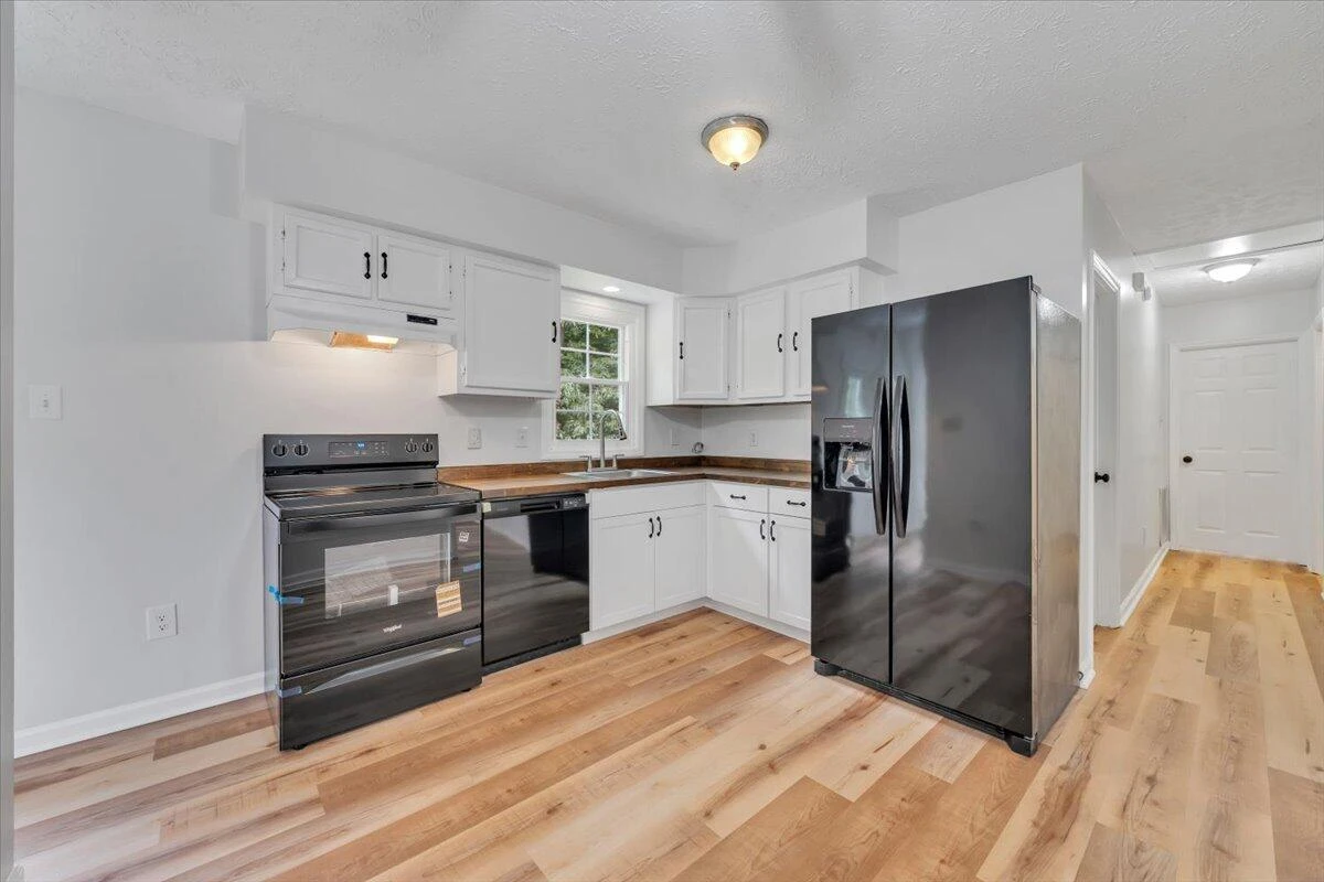 366 Bridge ST N - Photo 11
