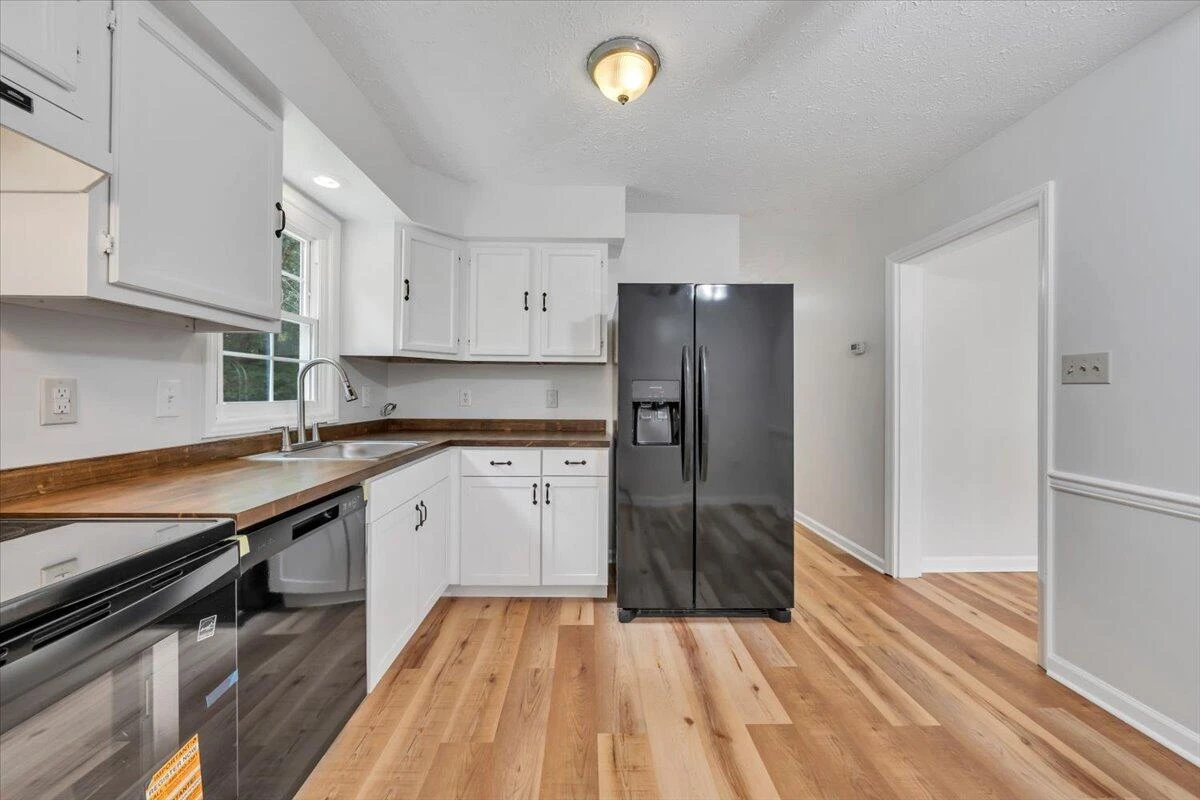 366 Bridge ST N - Photo 12