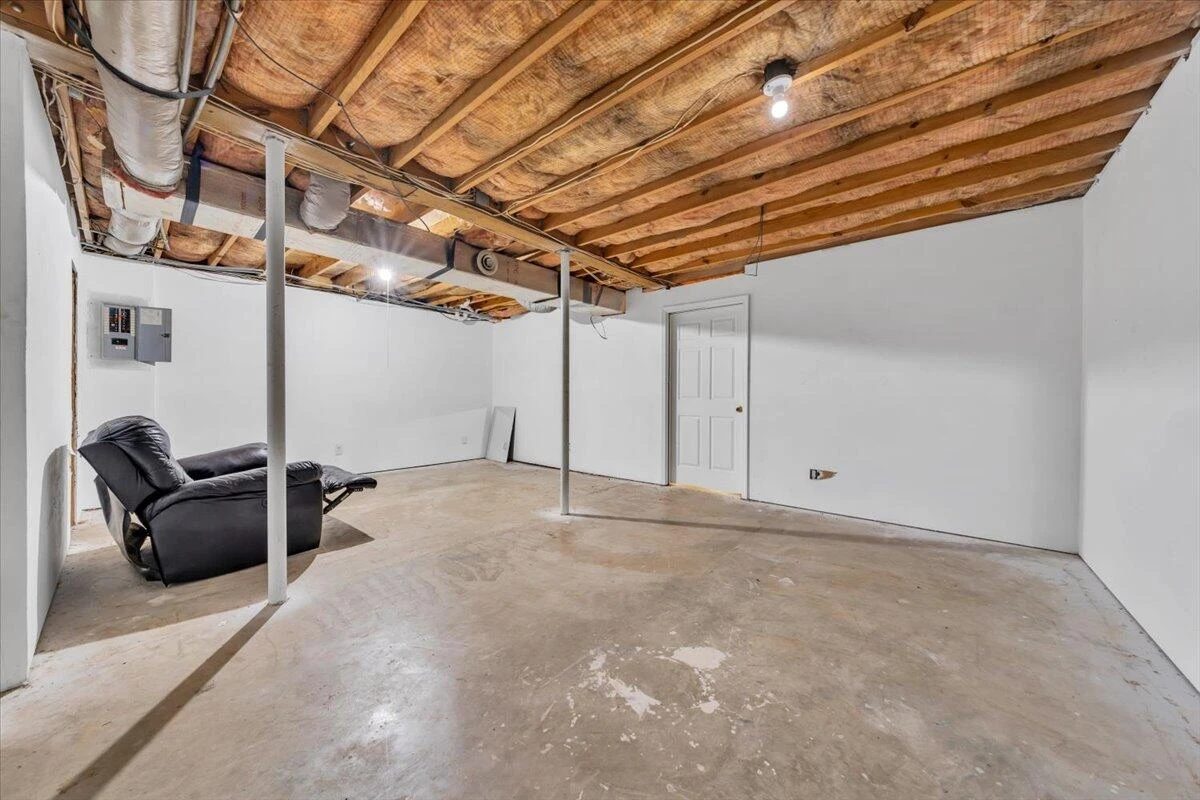 366 Bridge ST N - Photo 22