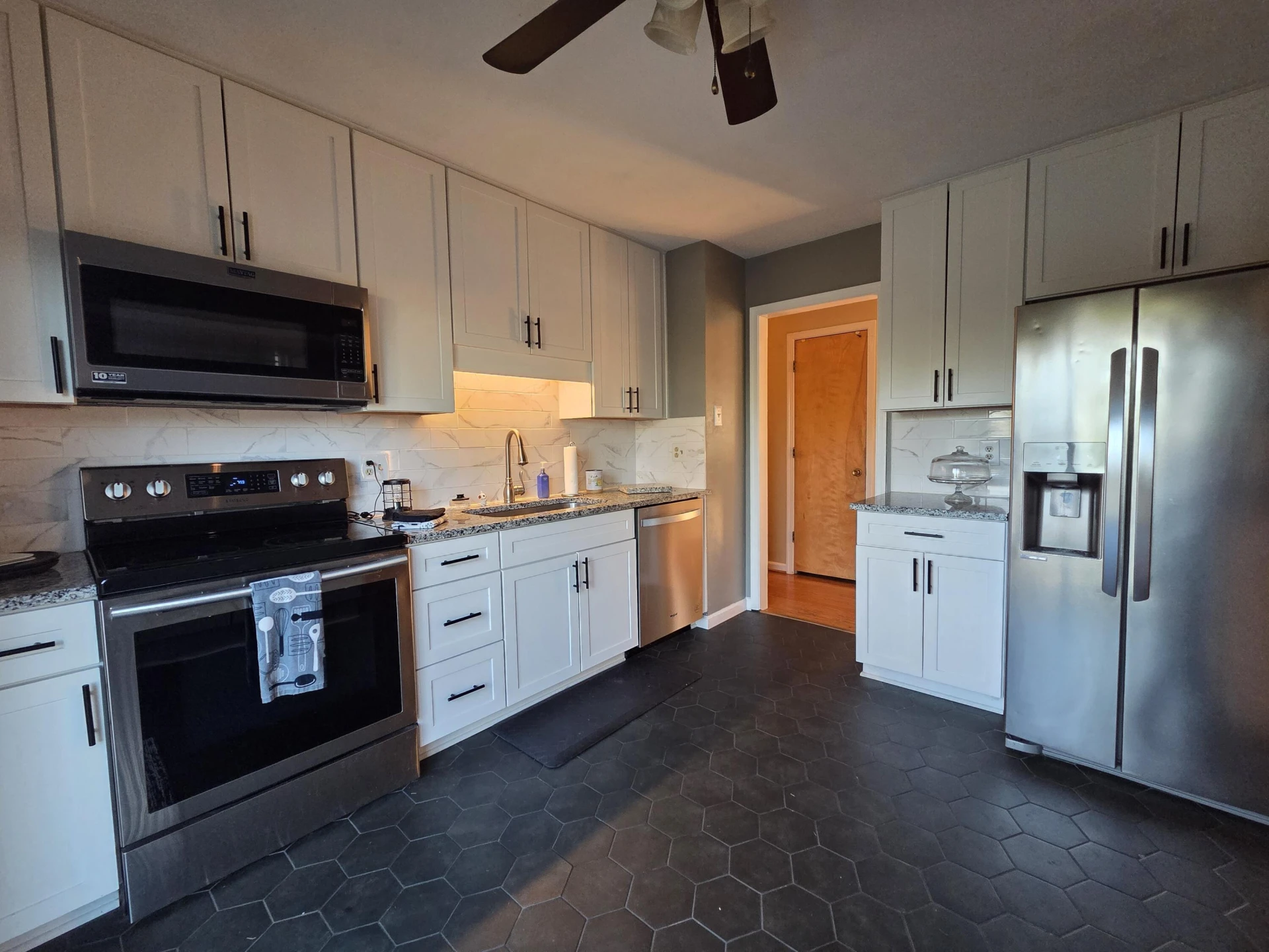 1055 Broadhill DR - Photo 11