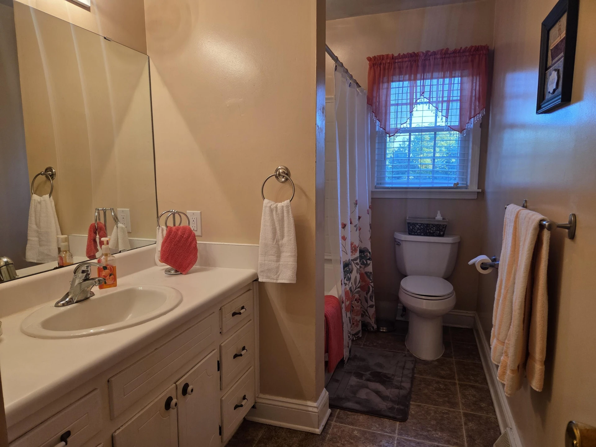 1055 Broadhill DR - Photo 15