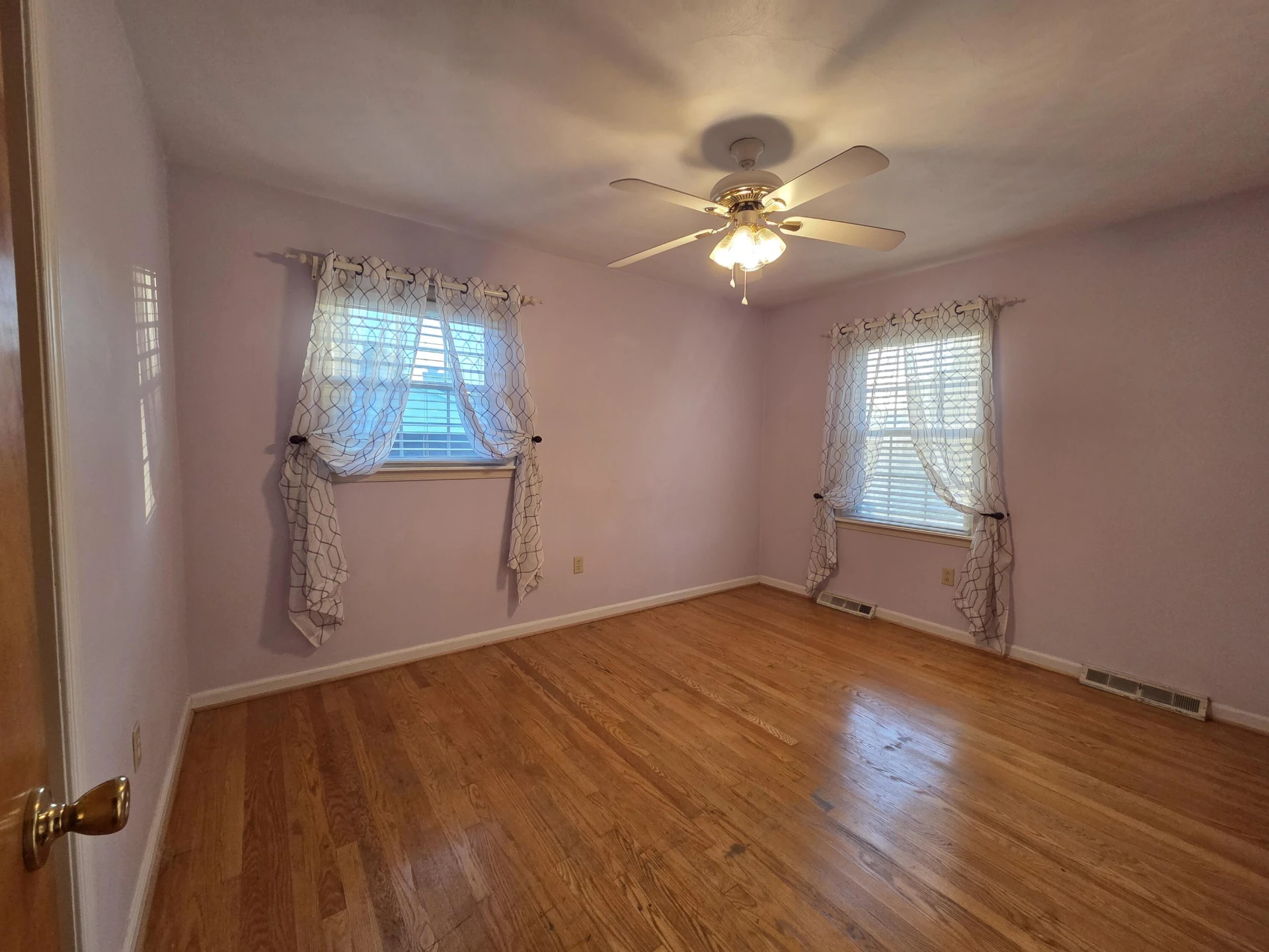 1055 Broadhill DR - Photo 17