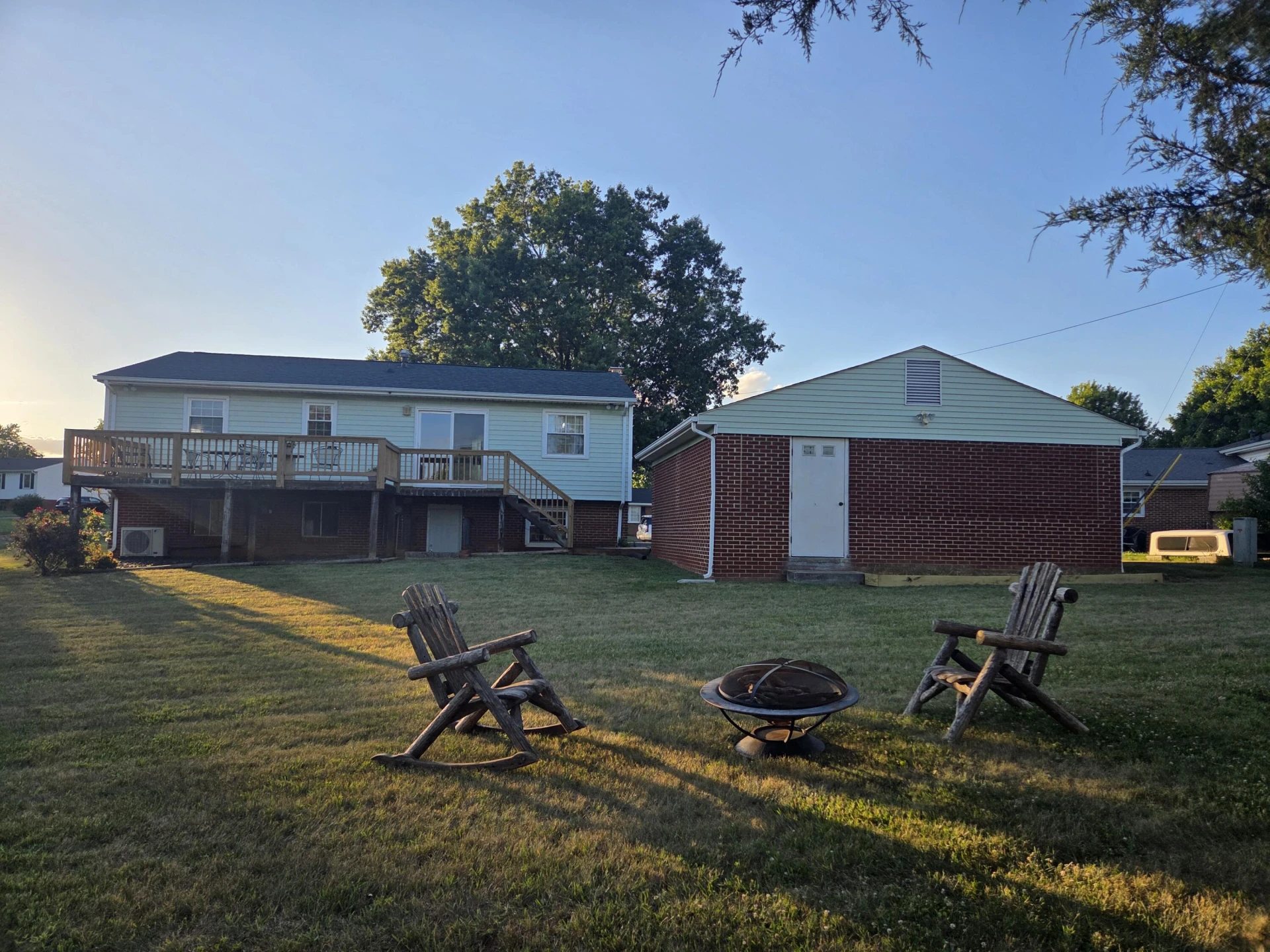 1055 Broadhill DR - Photo 25