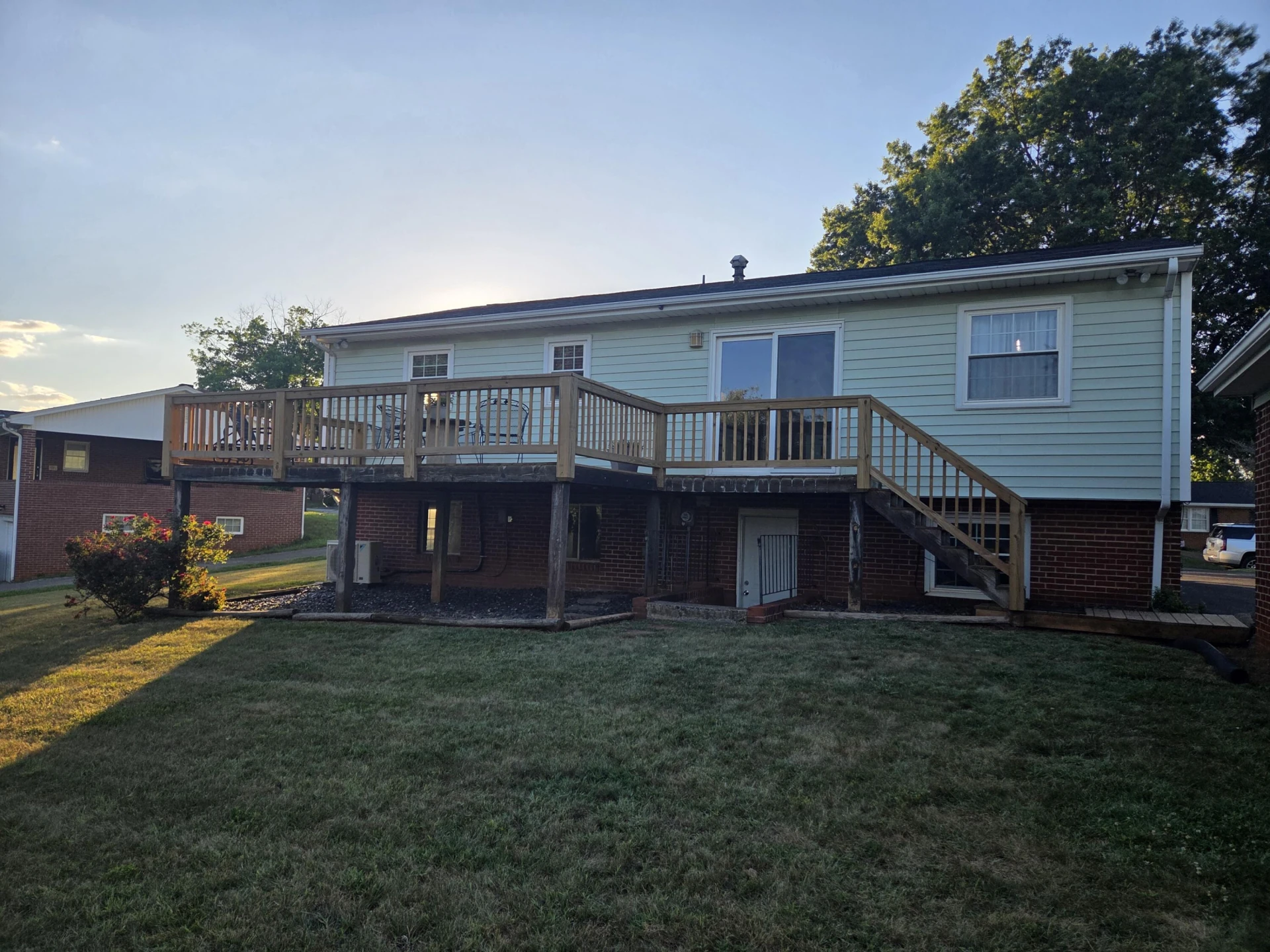 1055 Broadhill DR - Photo 26