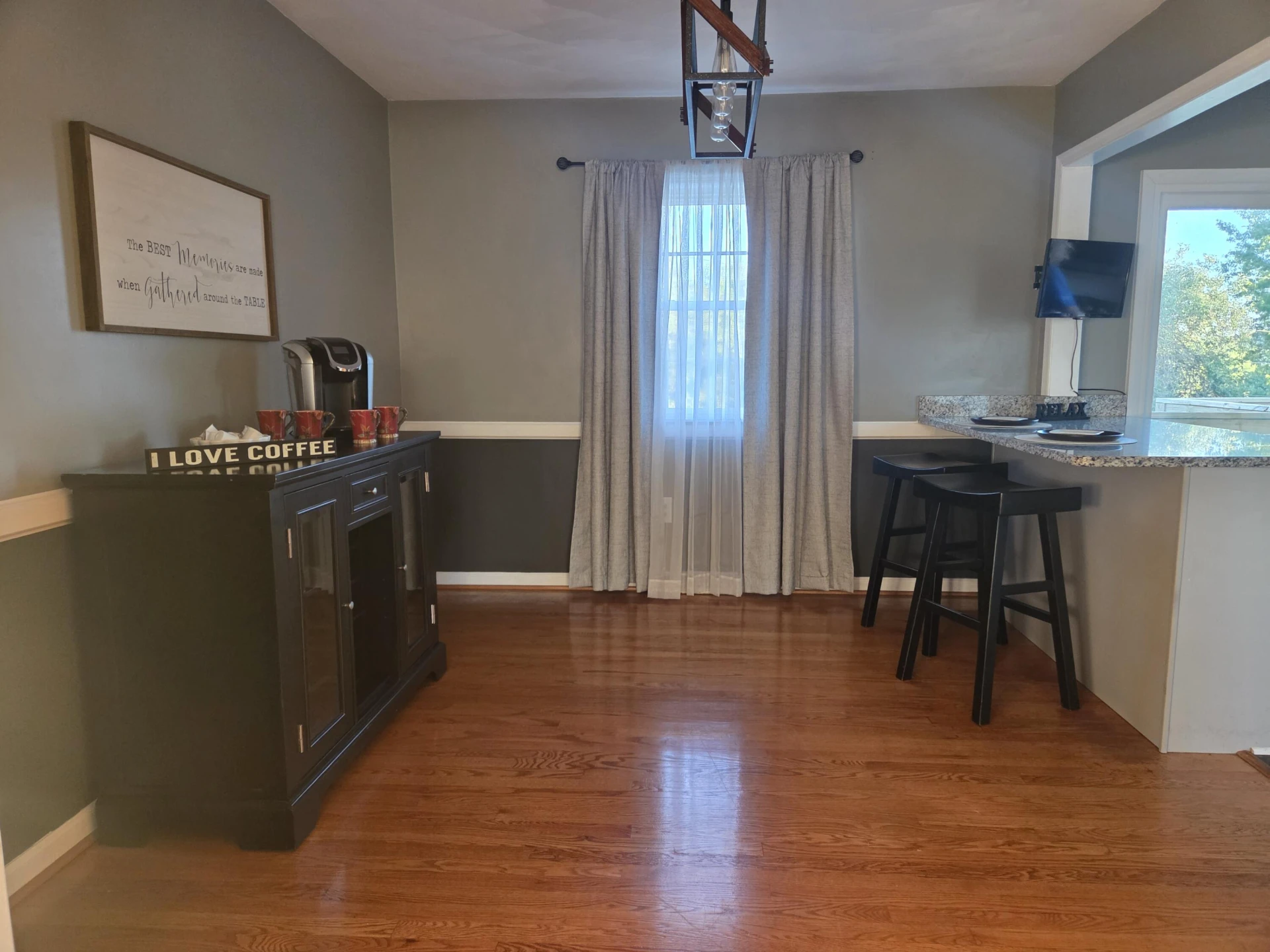 1055 Broadhill DR - Photo 8