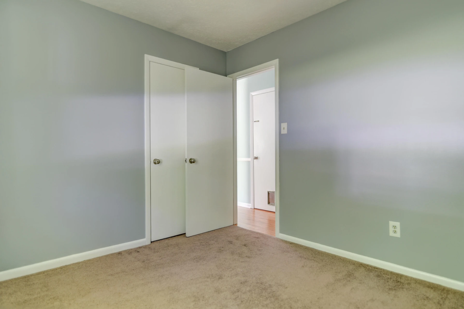 6255 Narragansett DR - Photo 16