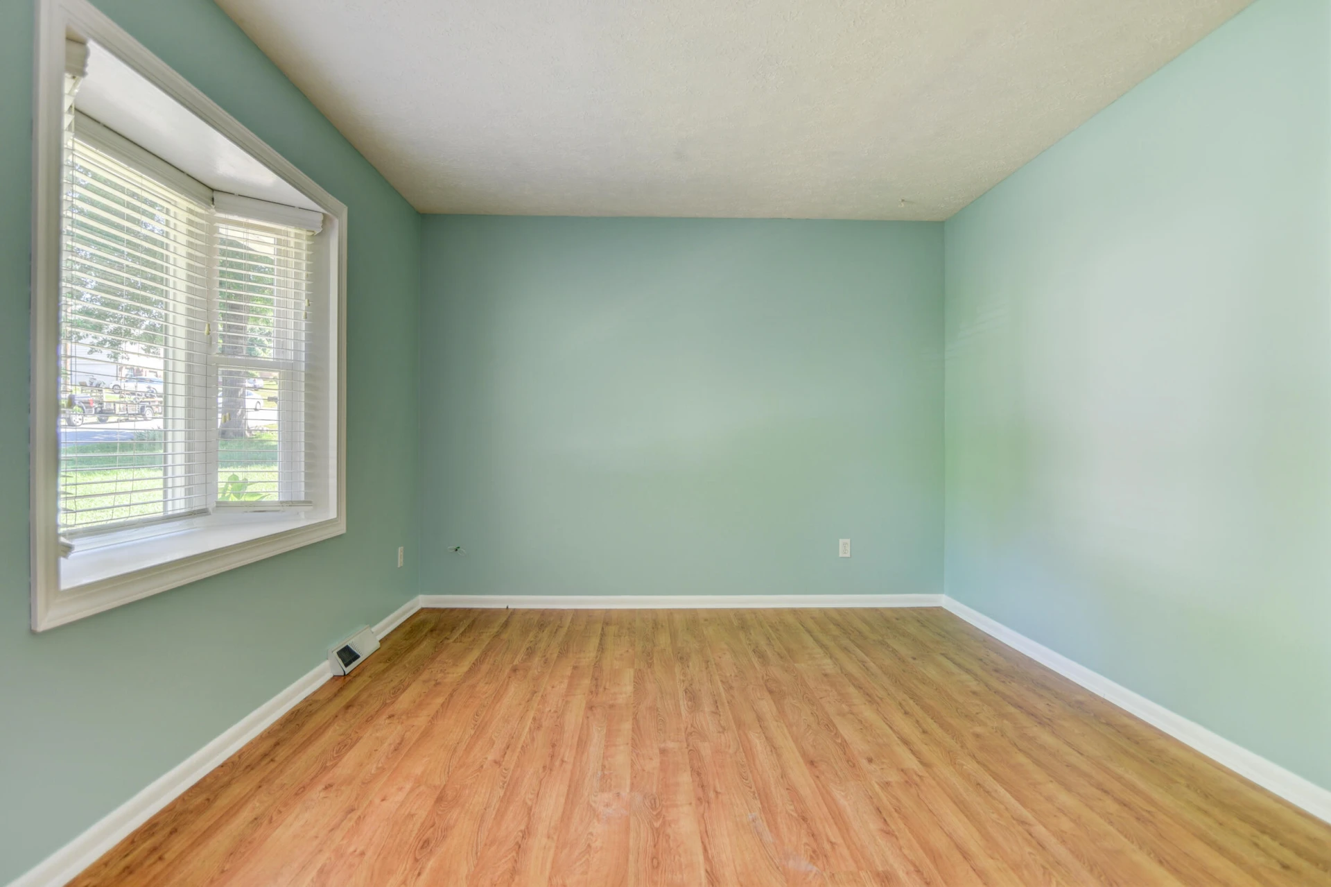 6255 Narragansett DR - Photo 3