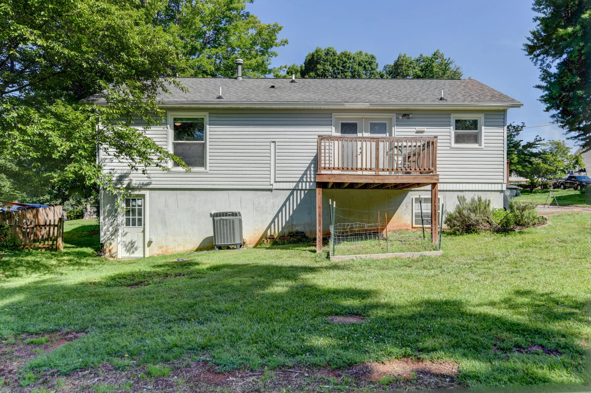 6255 Narragansett DR - Photo 32
