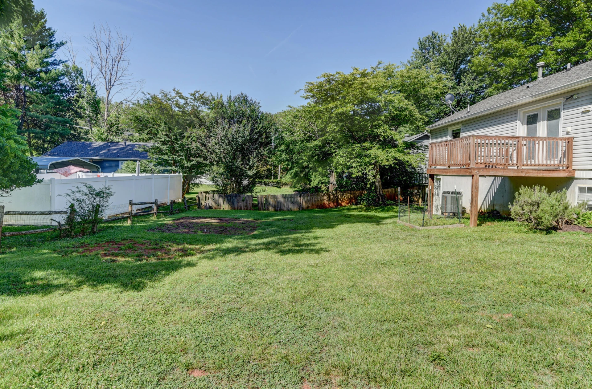 6255 Narragansett DR - Photo 33