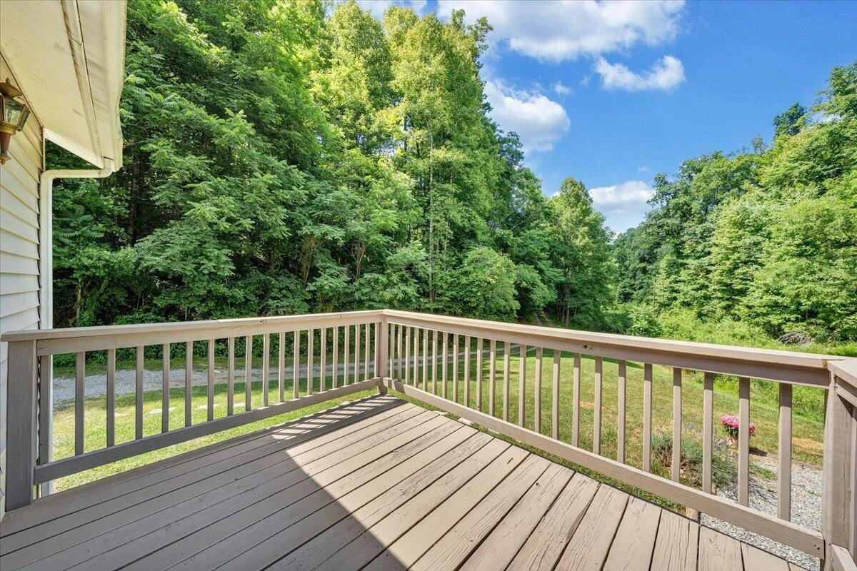 2852 Bethlehem RD - Photo 20
