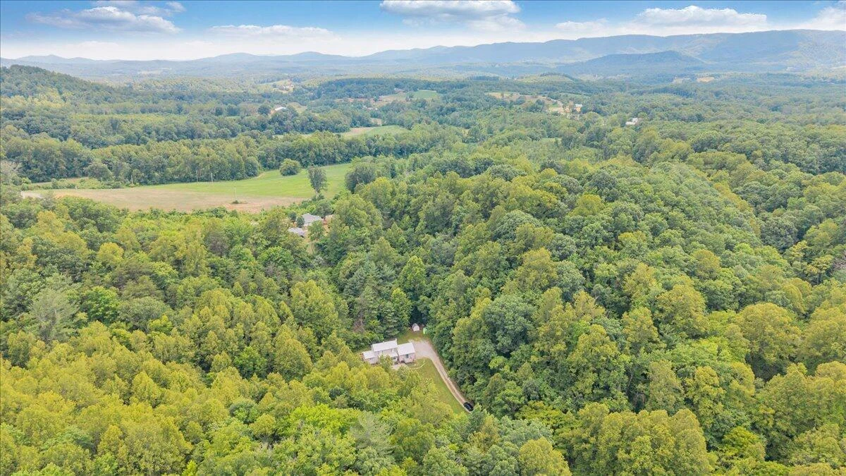 2852 Bethlehem RD - Photo 47