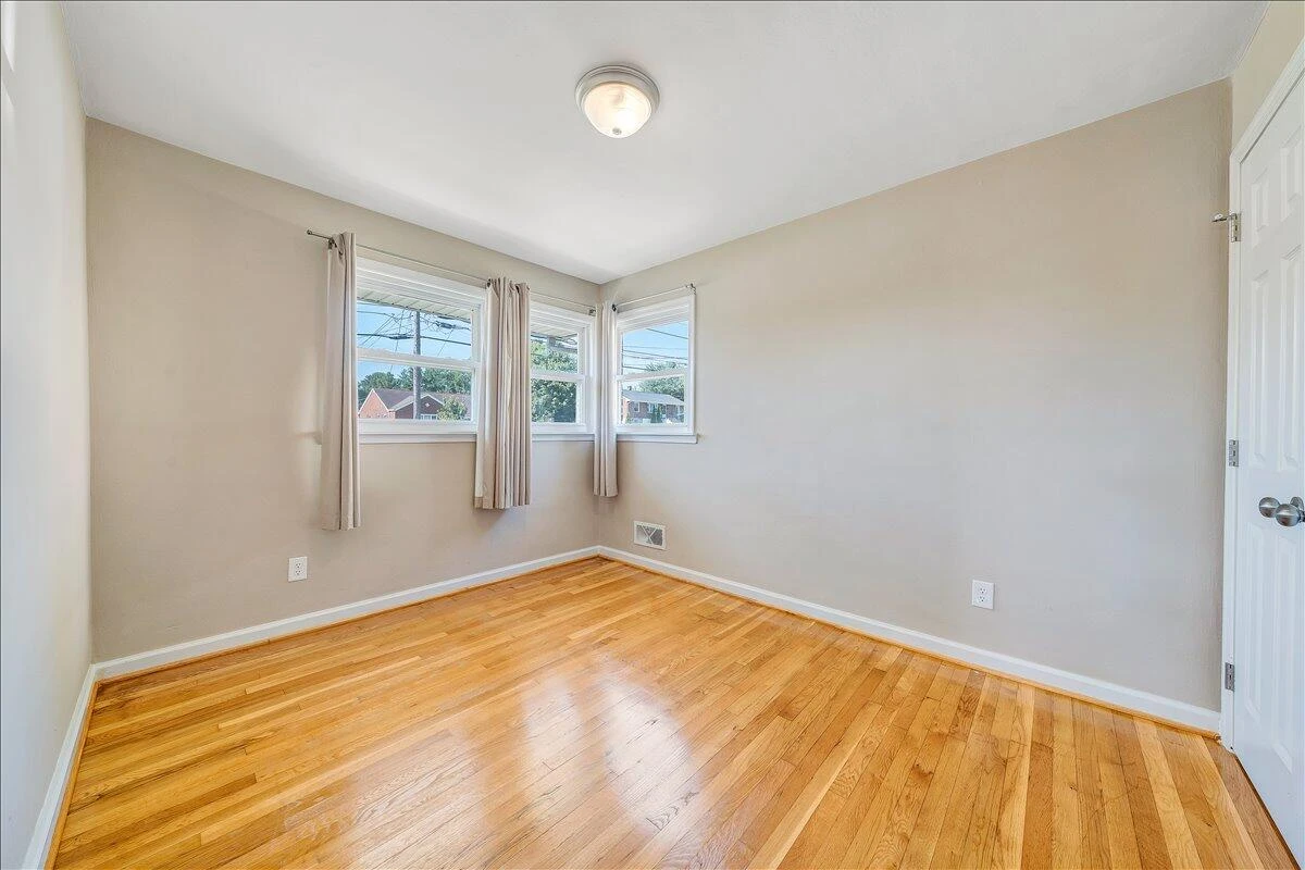 456 Fleming AVE NE - Photo 12