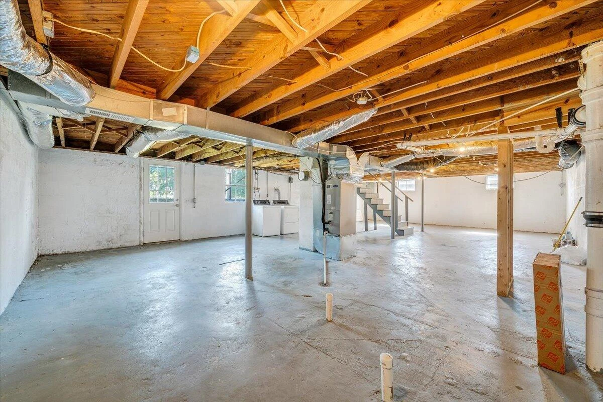 456 Fleming AVE NE - Photo 17