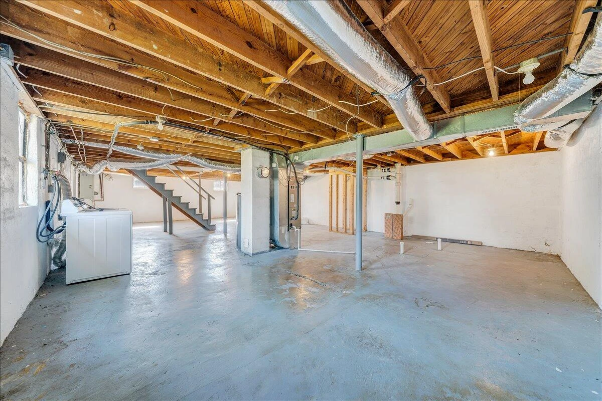 456 Fleming AVE NE - Photo 18