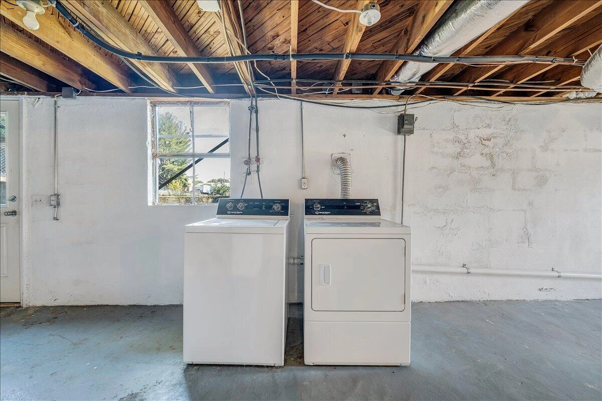 456 Fleming AVE NE - Photo 19