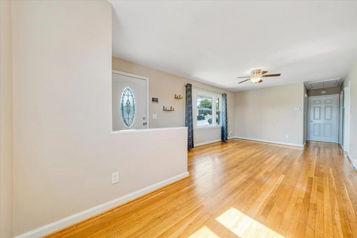 456 Fleming AVE NE - Photo 3