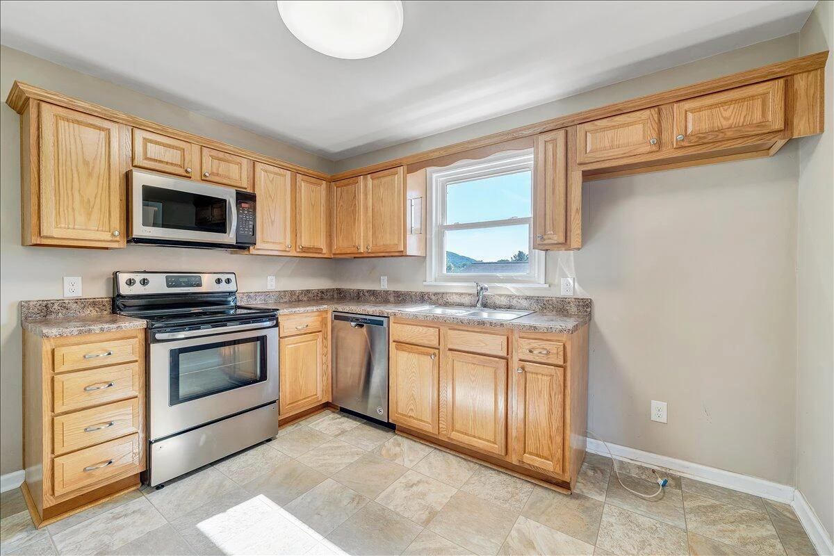 456 Fleming AVE NE - Photo 7