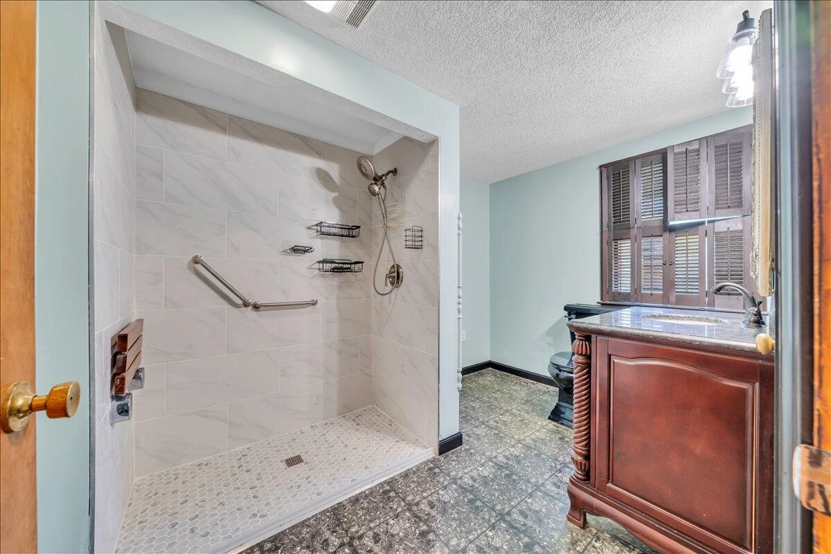 41 Oriskany Square - Photo 10