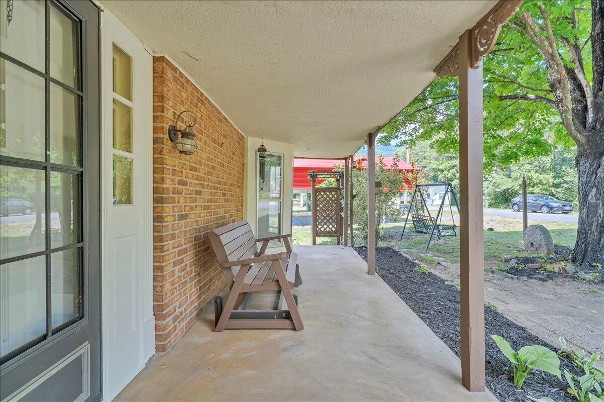 41 Oriskany Square - Photo 2