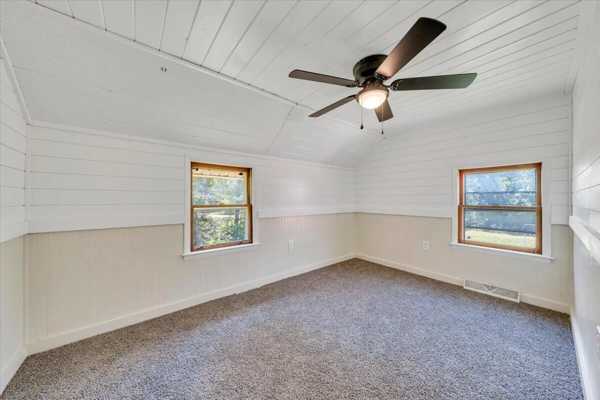 41 Oriskany Square - Photo 30