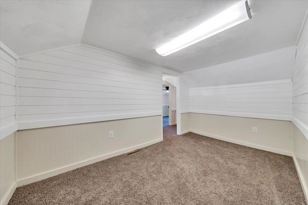 41 Oriskany Square - Photo 32