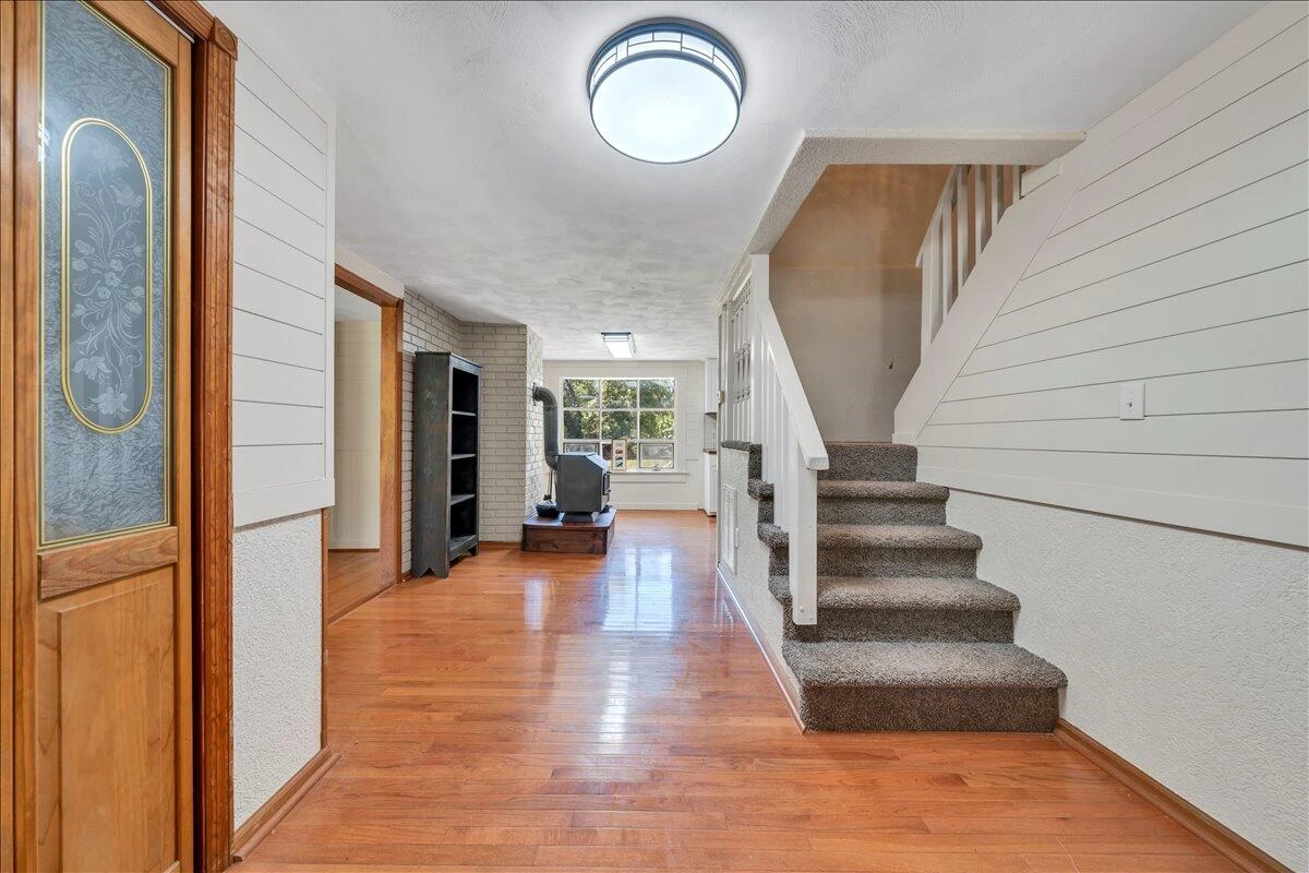 41 Oriskany Square - Photo 4