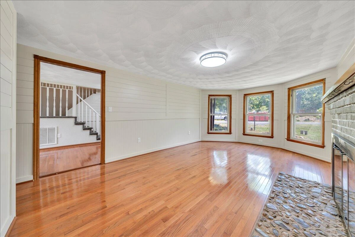 41 Oriskany Square - Photo 9