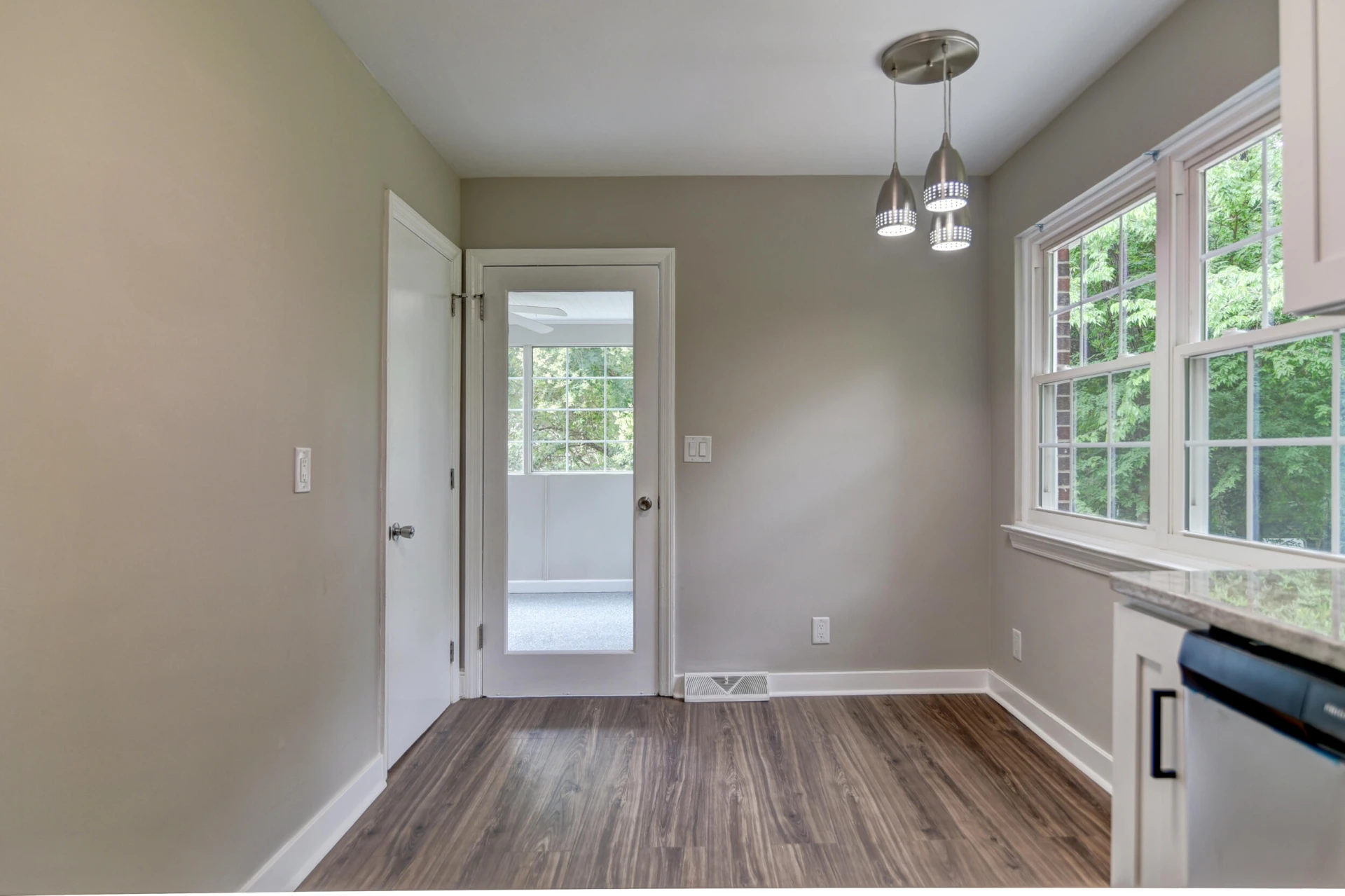 1324 South AVE - Photo 13