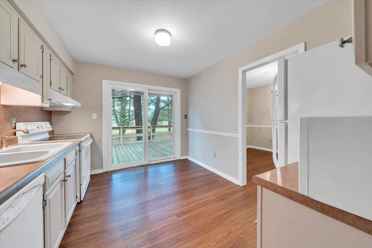 644 Knollwood DR - Photo 16