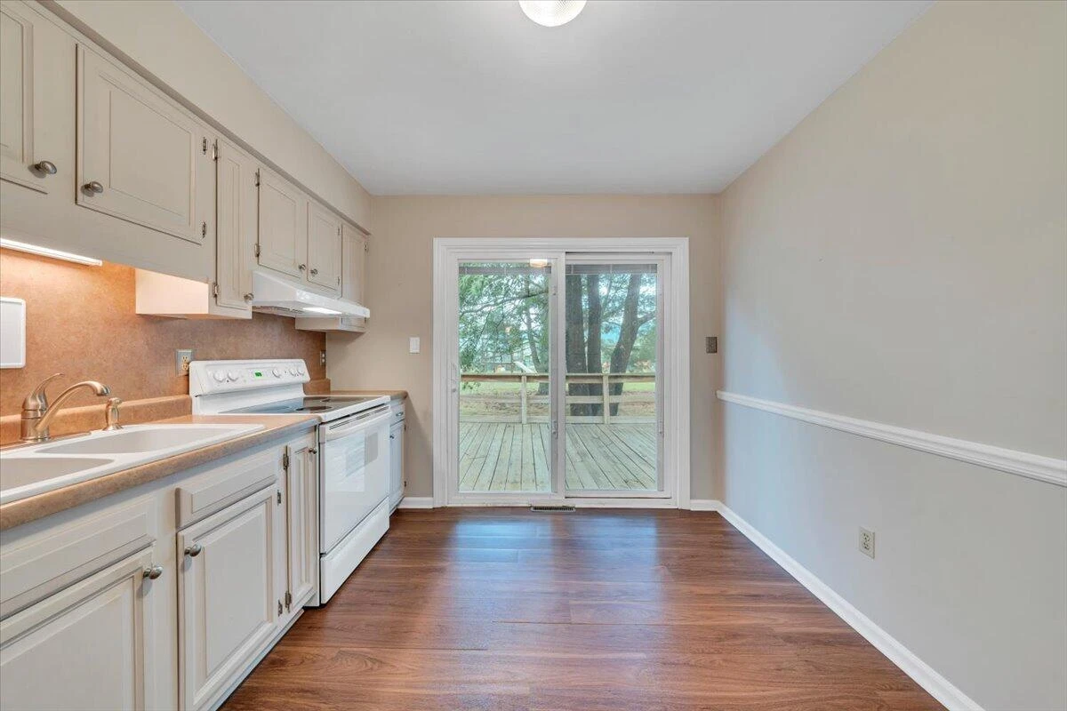 644 Knollwood DR - Photo 17
