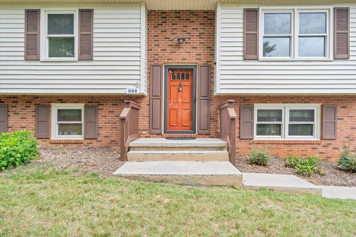 644 Knollwood DR - Photo 4