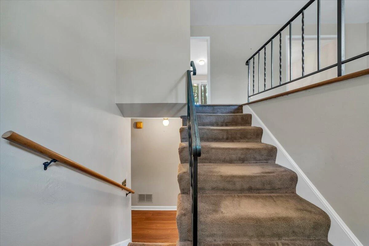 644 Knollwood DR - Photo 6