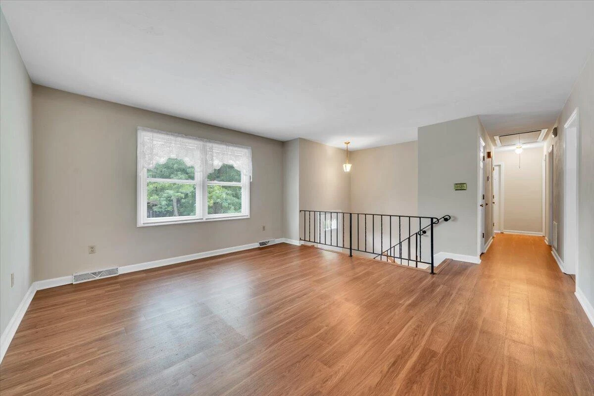 644 Knollwood DR - Photo 9