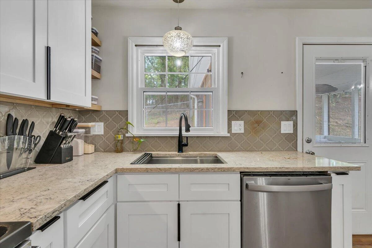3030 Sedgefield RD SW - Photo 8