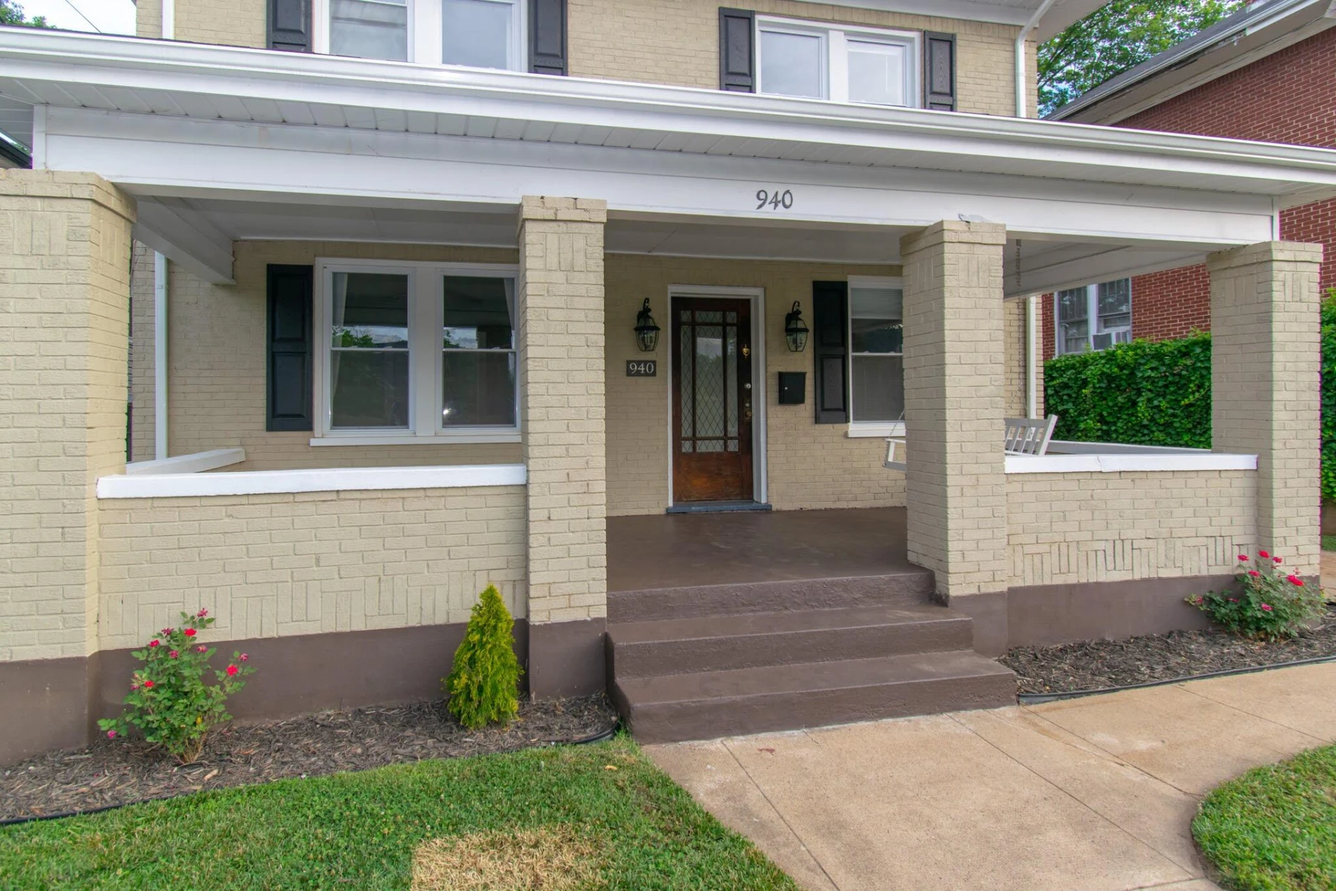 940 Murray AVE SE - Photo 2