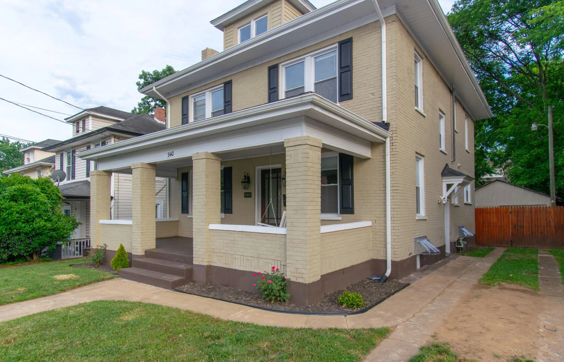 940 Murray AVE SE - Photo 3