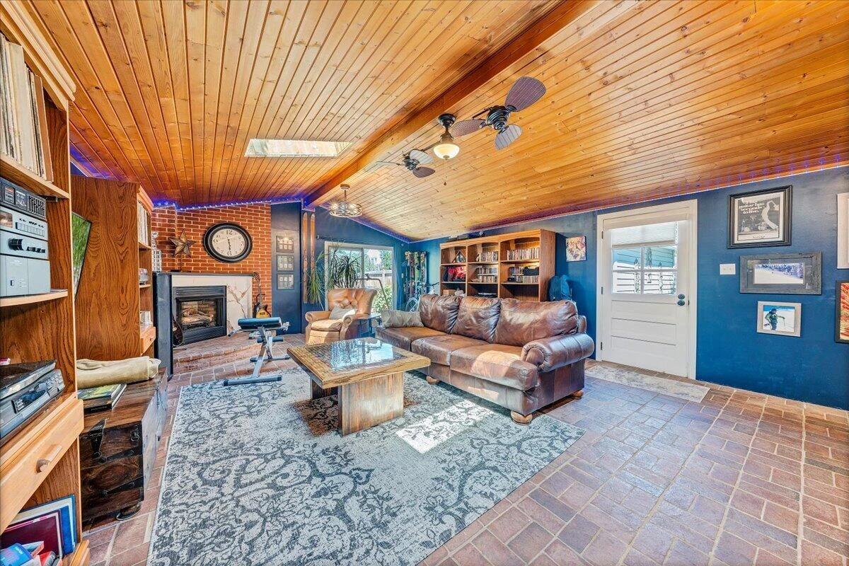 507 S College AVE - Photo 18