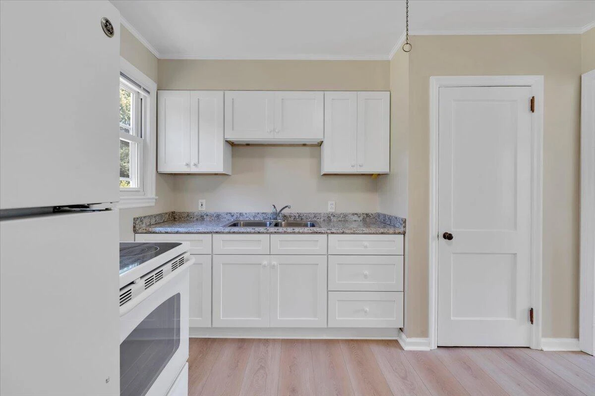 4933 Hildebrand RD NE - Photo 10