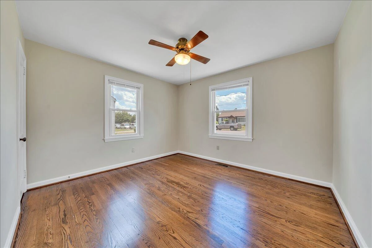 4933 Hildebrand RD NE - Photo 13