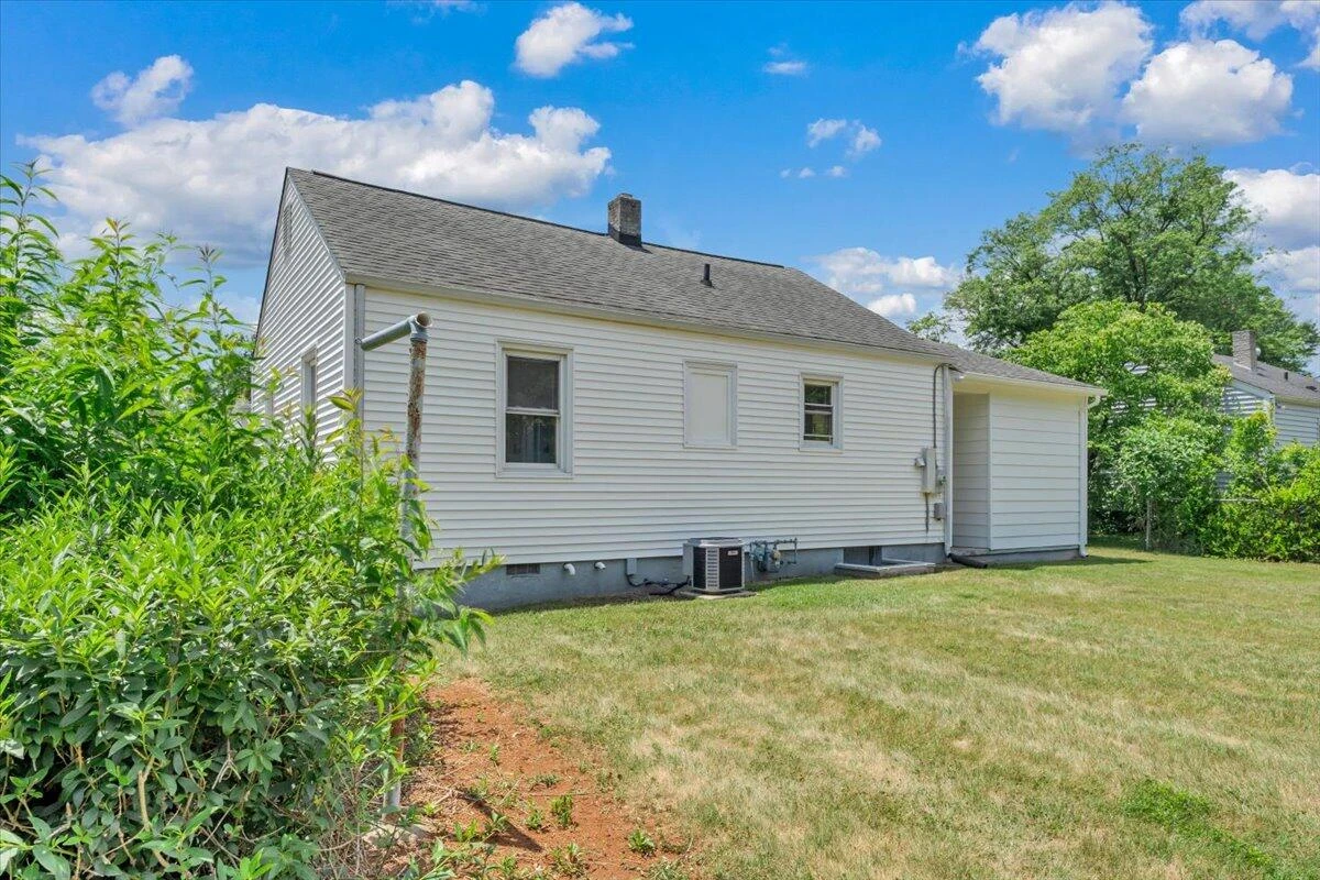 4933 Hildebrand RD NE - Photo 19