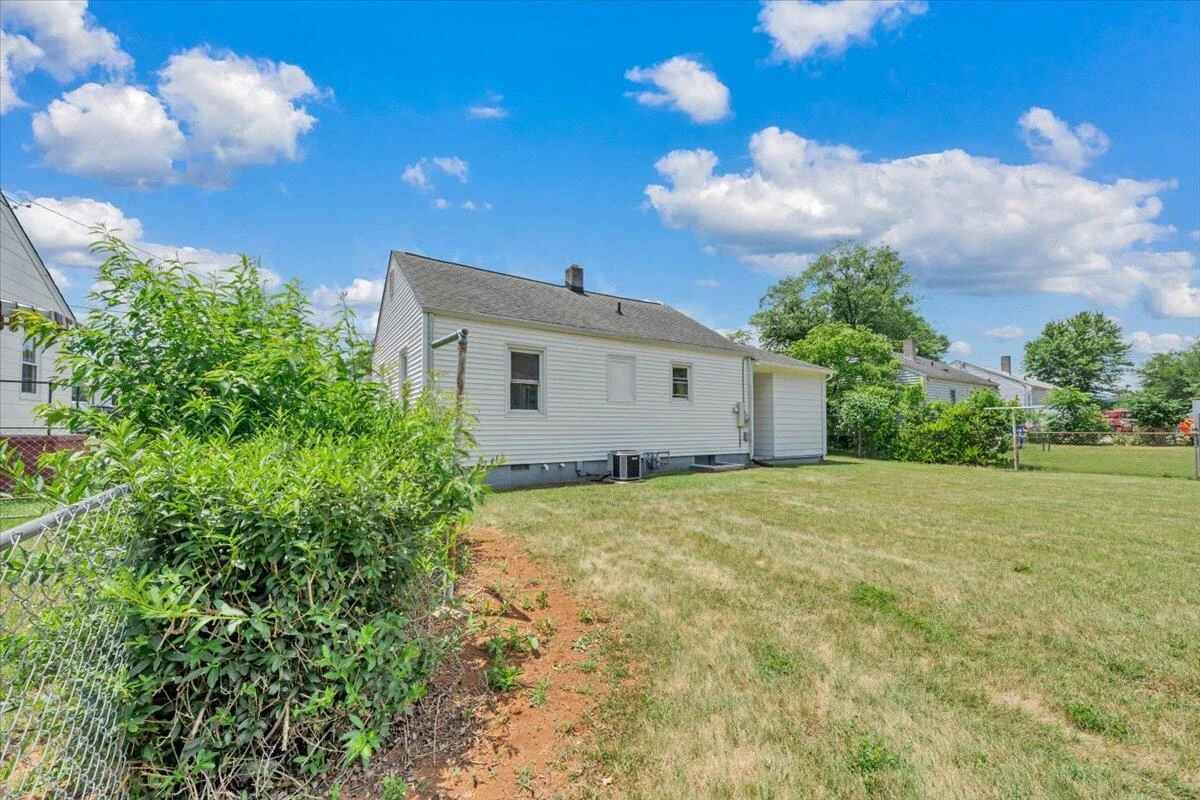 4933 Hildebrand RD NE - Photo 20