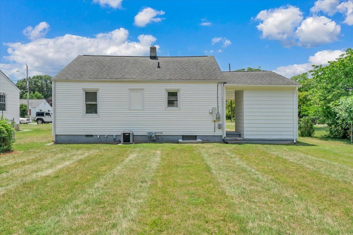 4933 Hildebrand RD NE - Photo 21