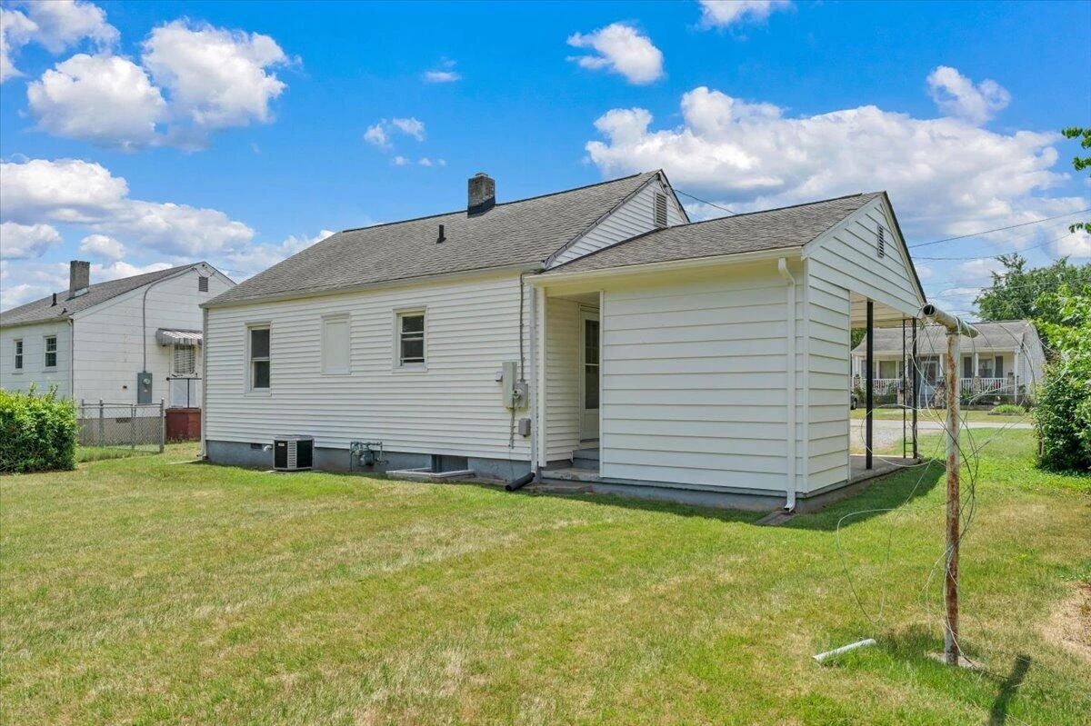 4933 Hildebrand RD NE - Photo 23