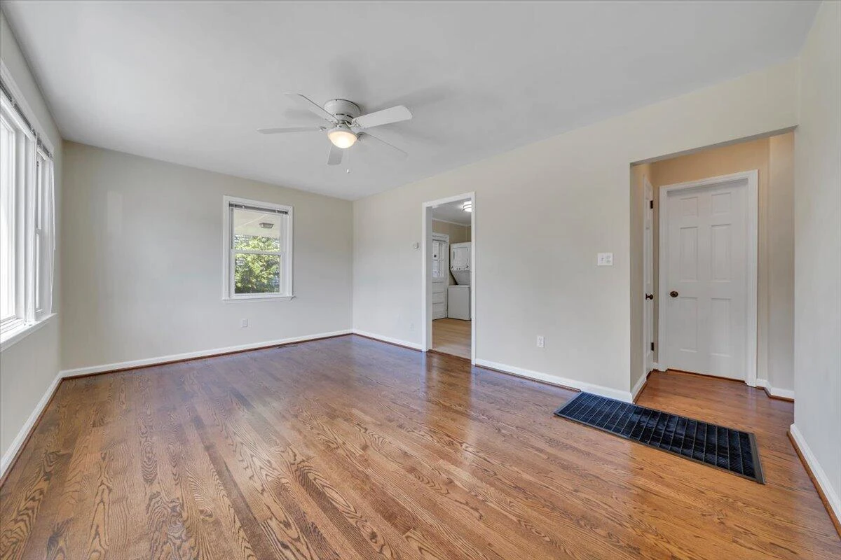 4933 Hildebrand RD NE - Photo 3