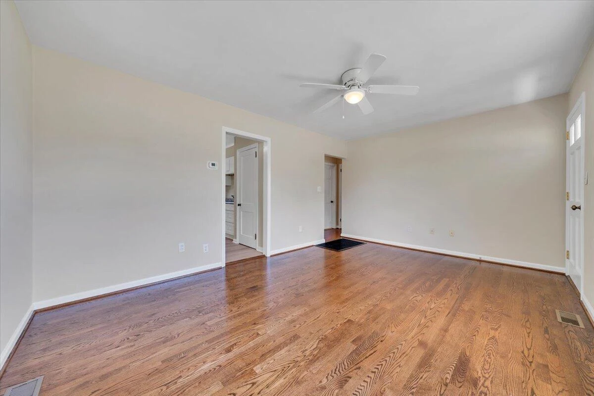 4933 Hildebrand RD NE - Photo 6