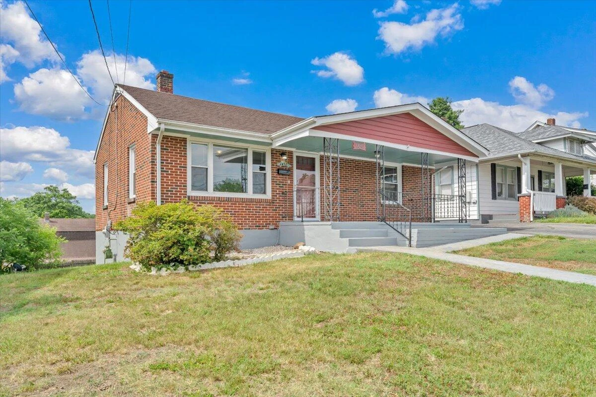 1451 Greenbrier AVE SE