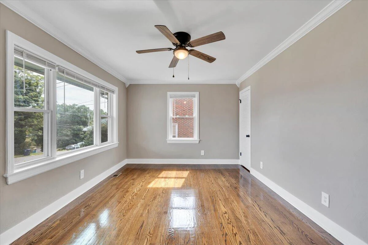1451 Greenbrier AVE SE - Photo 11