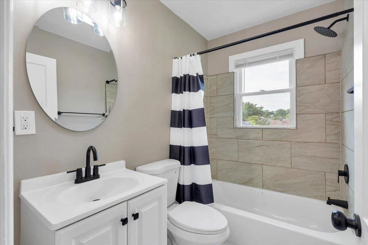 1451 Greenbrier AVE SE - Photo 13